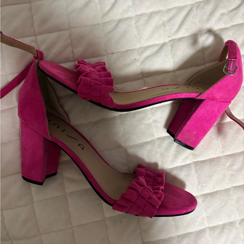 Pink Ruffle Heels - Picture 4 of 5